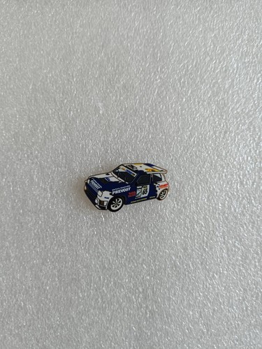 Magnifique rare pin renault - magnifique,, pin's