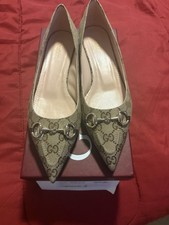 Autentiche scarpe basse