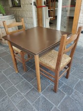 1 tavolo quadrato in legno + 2 sedie impagliate