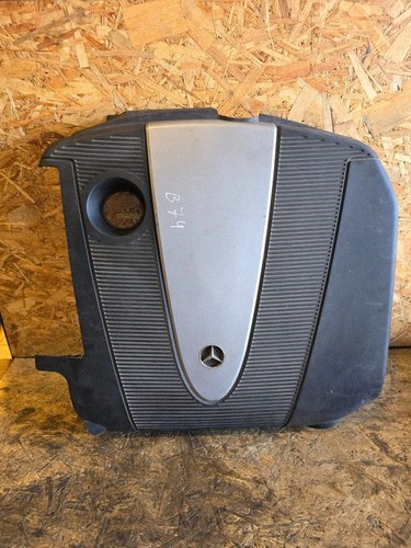 Assetto coperchio motore