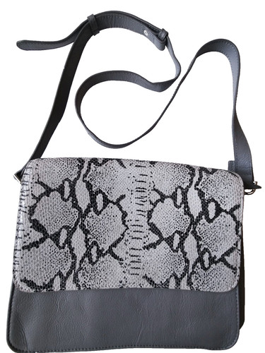 Borsa tracolla con patta - con,