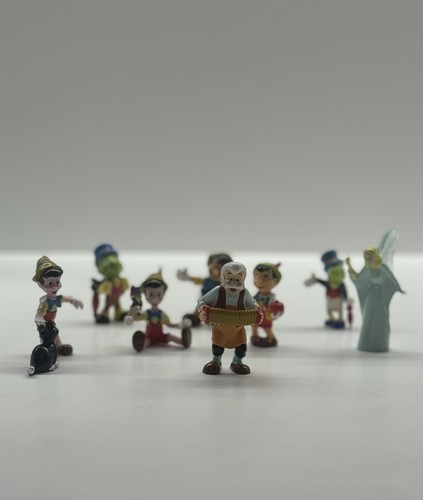 Pinocchio figurine disney - pinocchio,