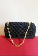 Borsa uncinetto fatta a mano foderata. Raffinata.Catena In Metallo Dorato.