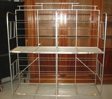 Etagere a ripiani, in