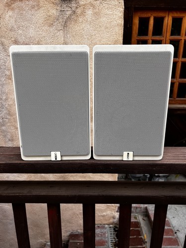 Coppia diffusori satellitari
