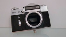 FOTOCAMERA REFLEX RUSSA ZENIT EC per PELLICOLA 35 mm. 135 GUASTA, DA RIPARARE