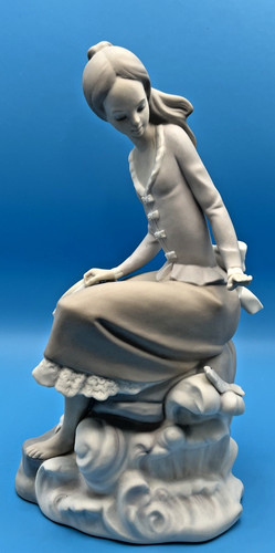 Lladro girl the seaside - girl,