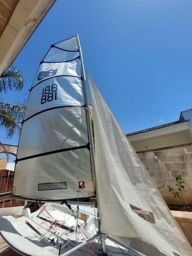 Barca vela skiff - iso, topper