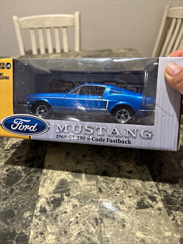Greenlight 1968 ford - 1:24,