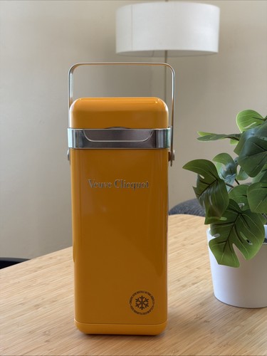 Veuve clicquot champagne - veuve,