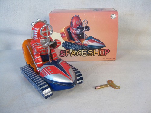 Tin robot driving - tin, spaceship