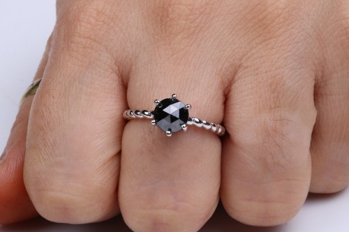 Anello con diamanti taglio