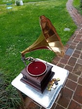 VENDO SPLENDIDO GRAMMOFONO ANTICO THORENS COLORE MARRONE TUTTO ORIGINALE