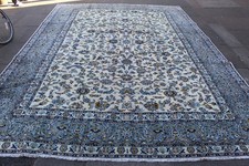 Tappeto grande vintage fatto a