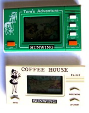 2 GAME SUNWING LCD "COFFEE HOUSE - TOM'S ADVENTURE" 1980 COME NUOVI FUNZIONANTI