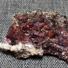 VESUVIANITE, CLINOCHLORE. TOP