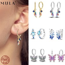 Orecchini a cerchio europei in