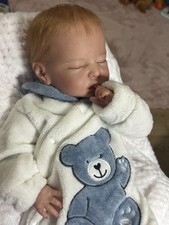 Magnifique bébé  Reborn (authentique Kit Mia d’Iveta Eckretova)