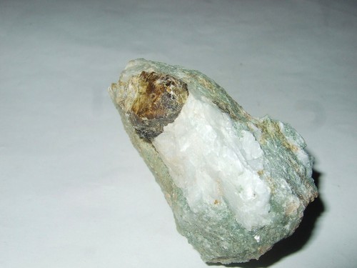 Minerali grezzi - -,