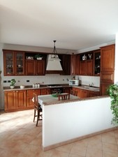 Cucina angolare in legno usata