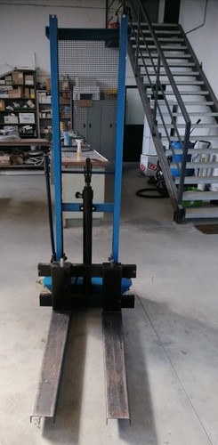 Carrello elevatore manuale 500