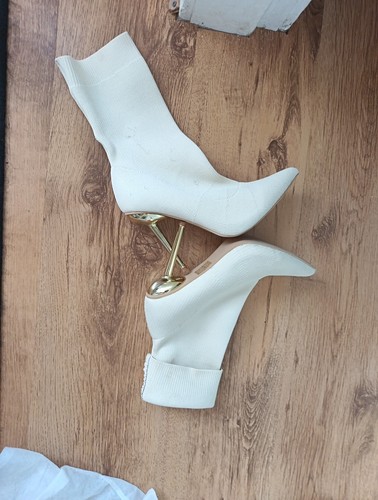 Shoe