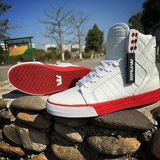Supra Skytop colore rosso e
