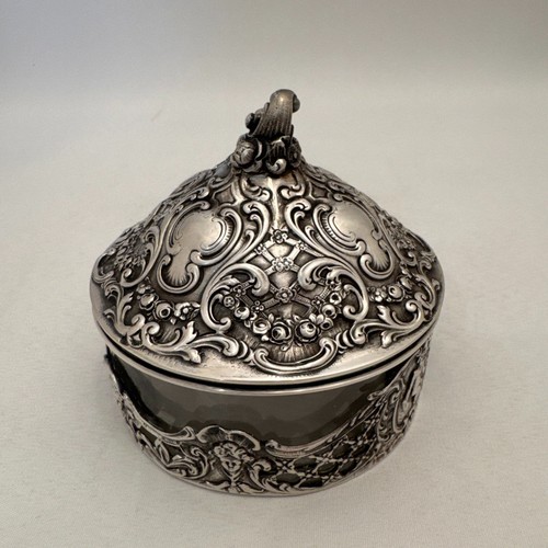 Scatola con coperchio argento