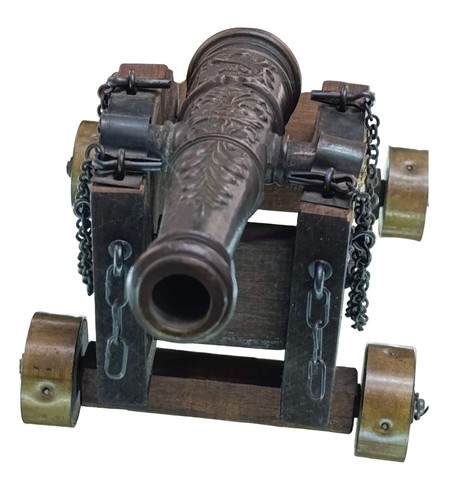 Riproduzione antico cannone - di,