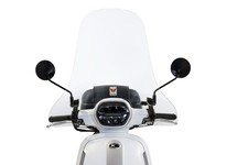 Parabrezza con attacchi