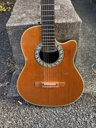 Chitarra acustica classica