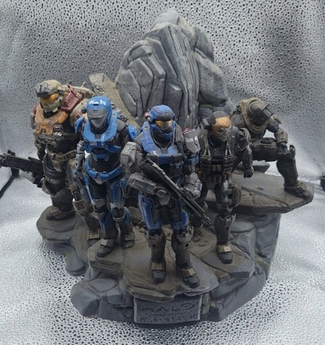 Statua halo reach noble team - statua,