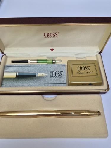 Vintage cross 18kt gold - vintage,