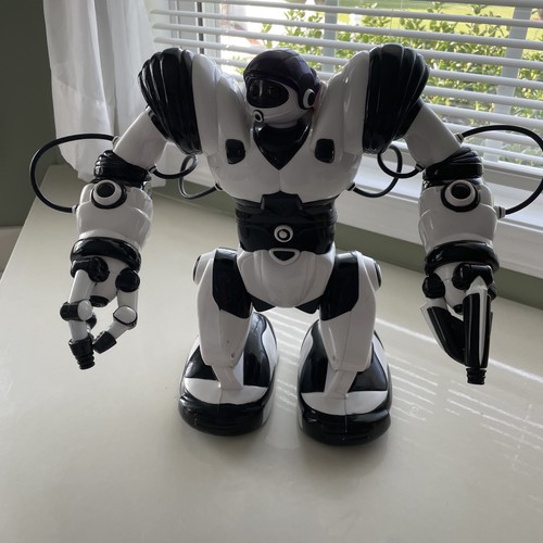Wowwee robosapien robot - robosapien,