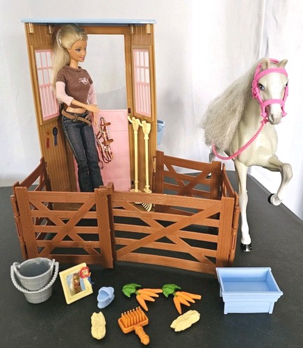 Barbie dream horse stable - horse,