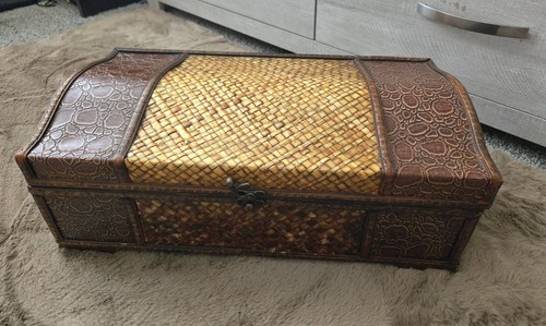 Cassettiera vintage rattan - in,