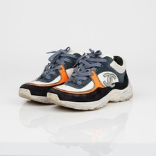 CHANEL Sneakers de tennis Coco