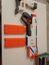 Nerf MODULUS n-strike Regulator con tutti gli accessori.