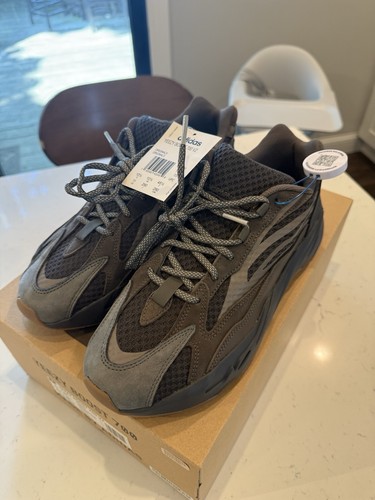 Adidas yeezy boost 700 - 700, v2