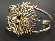 BRACCIALE RIGIDO ETNICO CON  RAGNATELA - PIETRA ONICE NERO