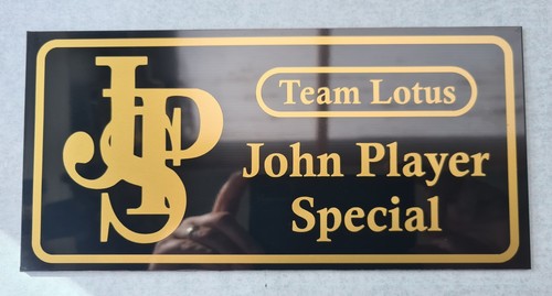 John player special team lotus - player,