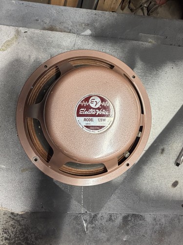 Woofer altoparlante