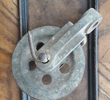 vecchia  carrucola verricello in ferro ottime condizioni