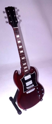Gibson angus young - angus,