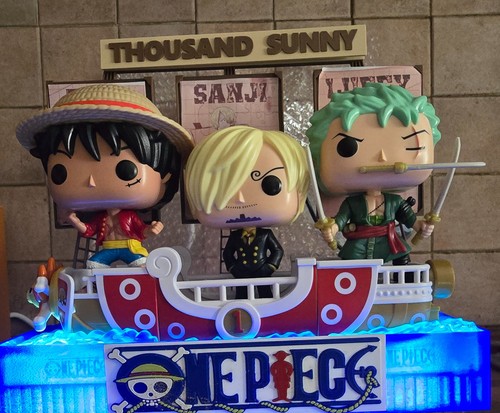 One piece espositore con led - one,