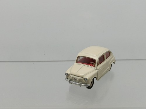 520 fiat 600 crème dinky - 520,