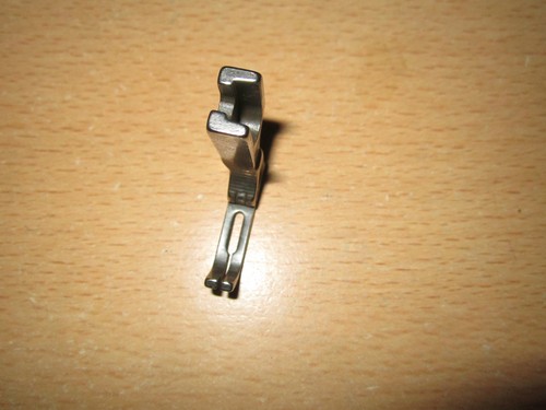 Piedino con cerniera per
