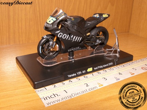 Yamaha yzr 18 valentino - yzr-m1, 1/18