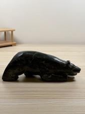 Statuina orso polare in pietra