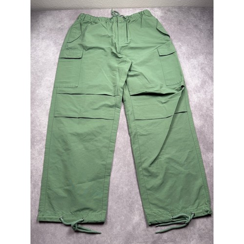 Pantaloni nuovi con etichette